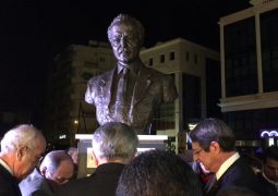 الرئيس القبرصي أزاح الستار عن تمثال لجبران في ليماسول: دوره ريادي في التأثير على الملايين في انحاء العالم